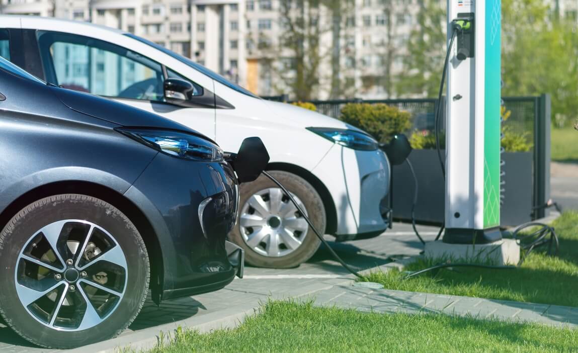 Essential for Australia Road Trips? Can Portable EV Chargers Handle the Outback?